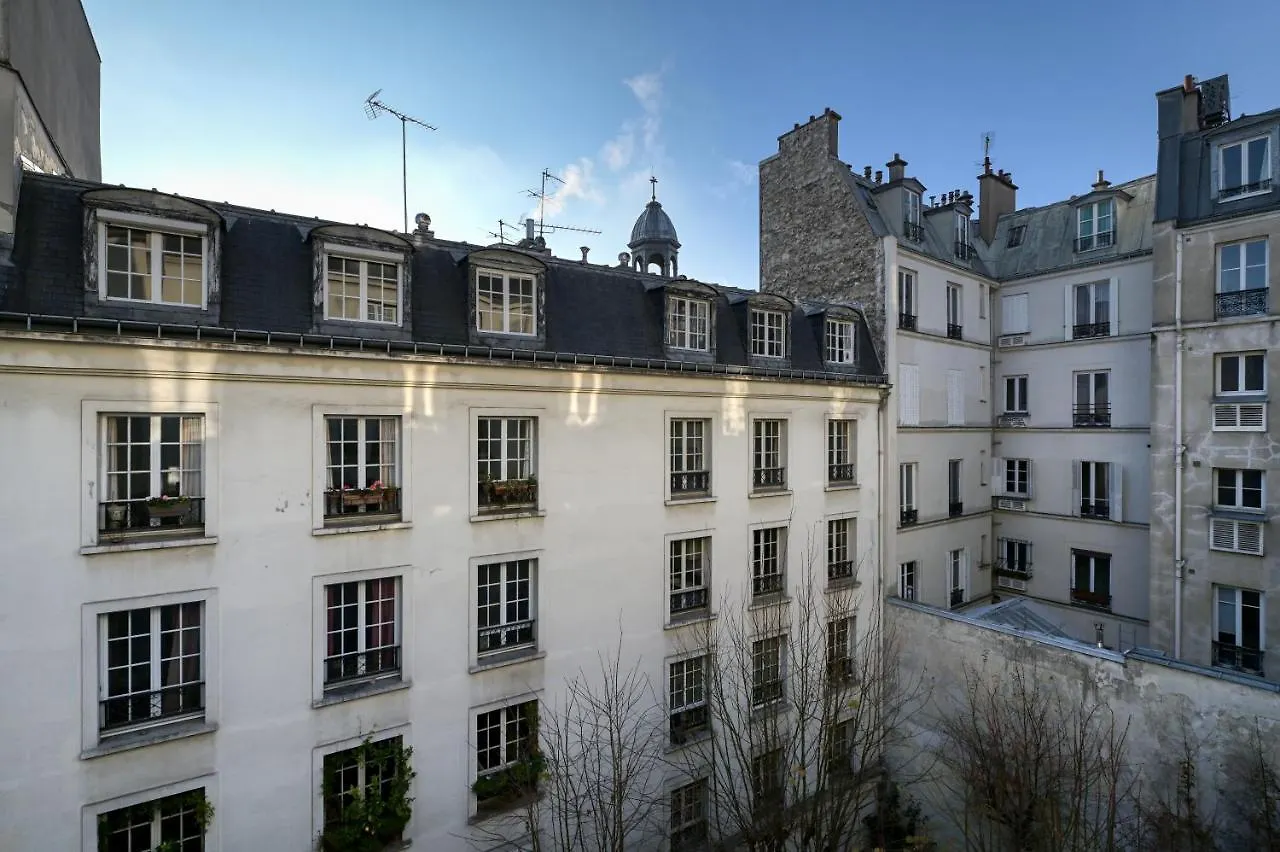 Perfect Parisian Apartment Lemarais For You!